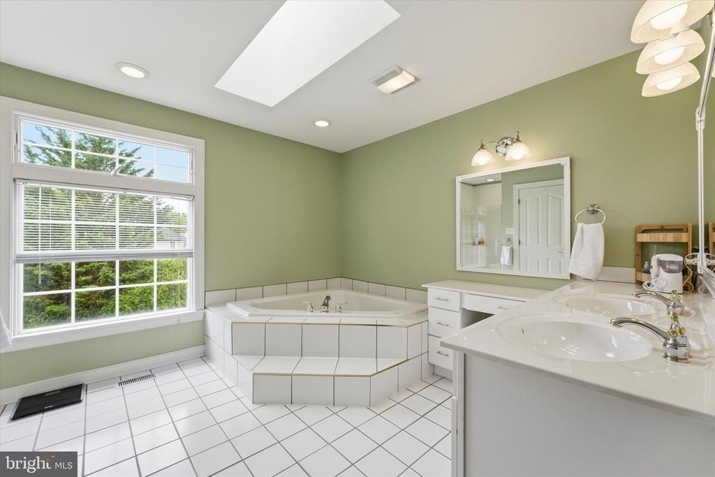 11406 Rolling Green Place - Photo 24