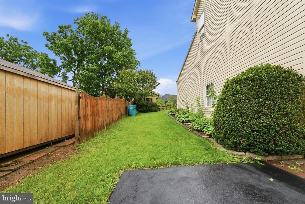 11406 Rolling Green Place - Photo 53