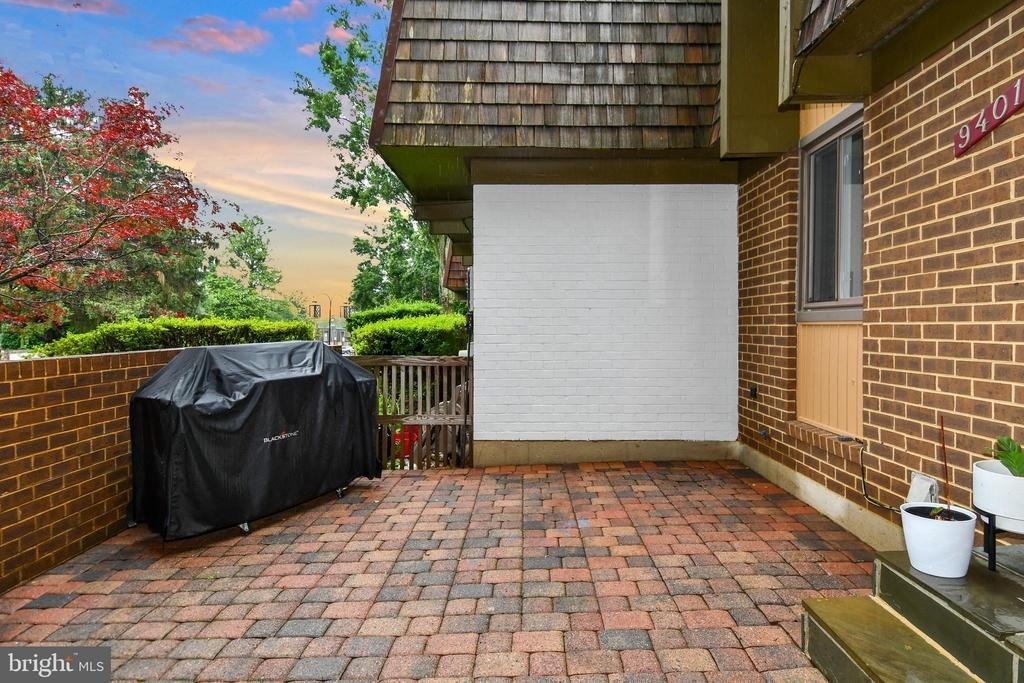9401 Hickory View Place - Photo 7
