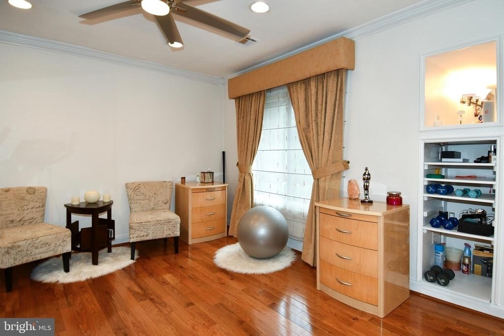 9401 Hickory View Place - Photo 23