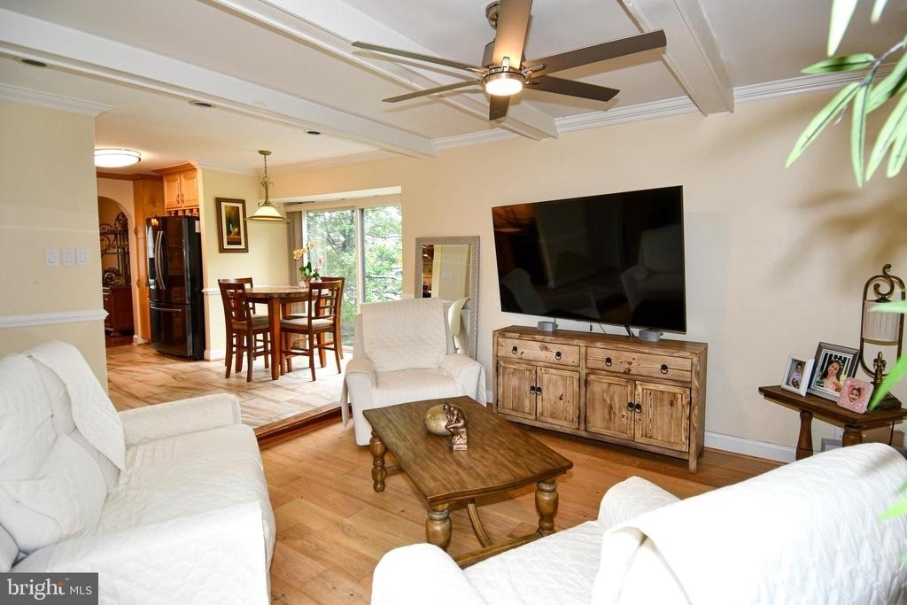 9401 Hickory View Place - Photo 6