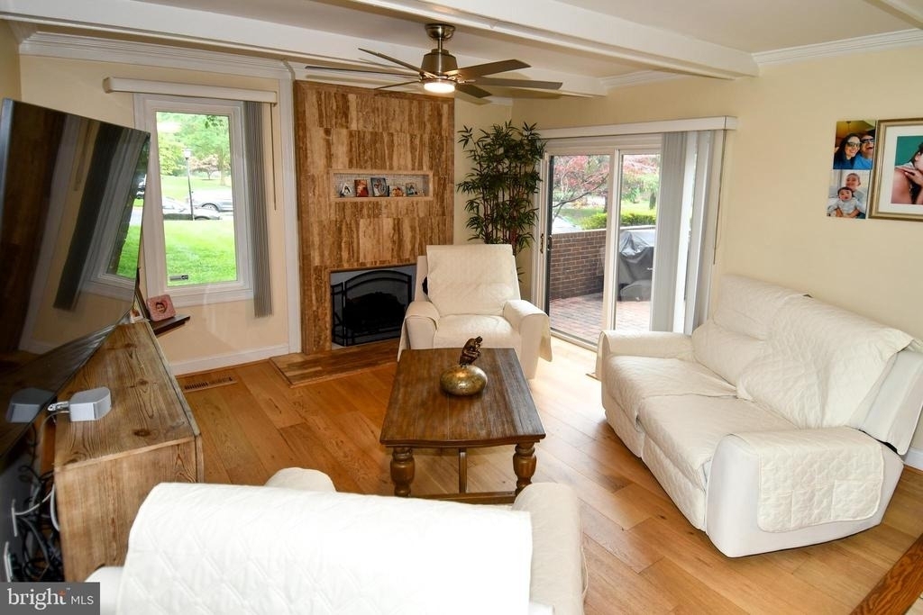 9401 Hickory View Place - Photo 5