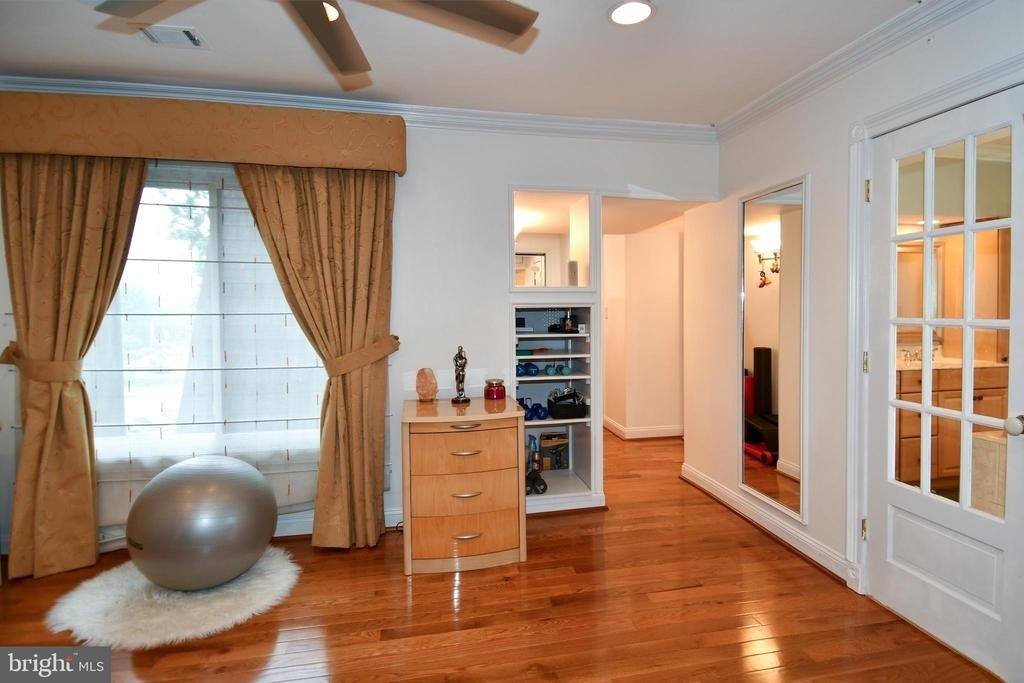 9401 Hickory View Place - Photo 22