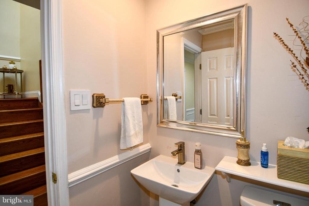 9401 Hickory View Place - Photo 17
