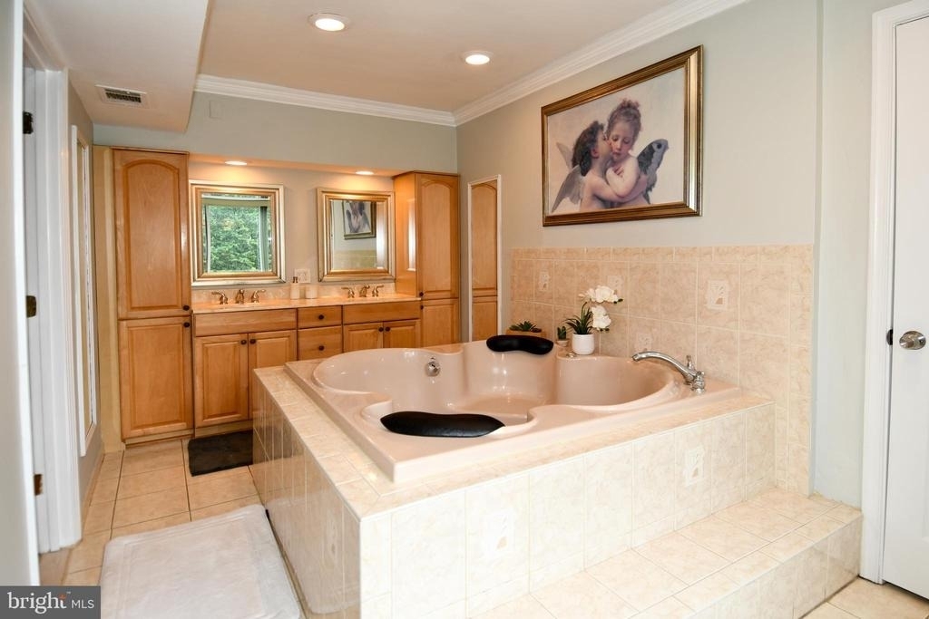 9401 Hickory View Place - Photo 25
