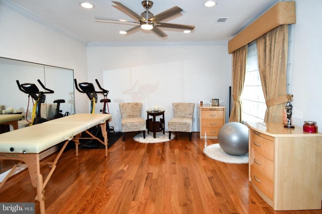 9401 Hickory View Place - Photo 24