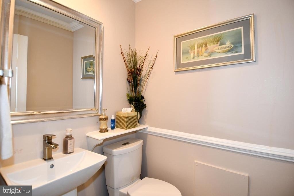 9401 Hickory View Place - Photo 18