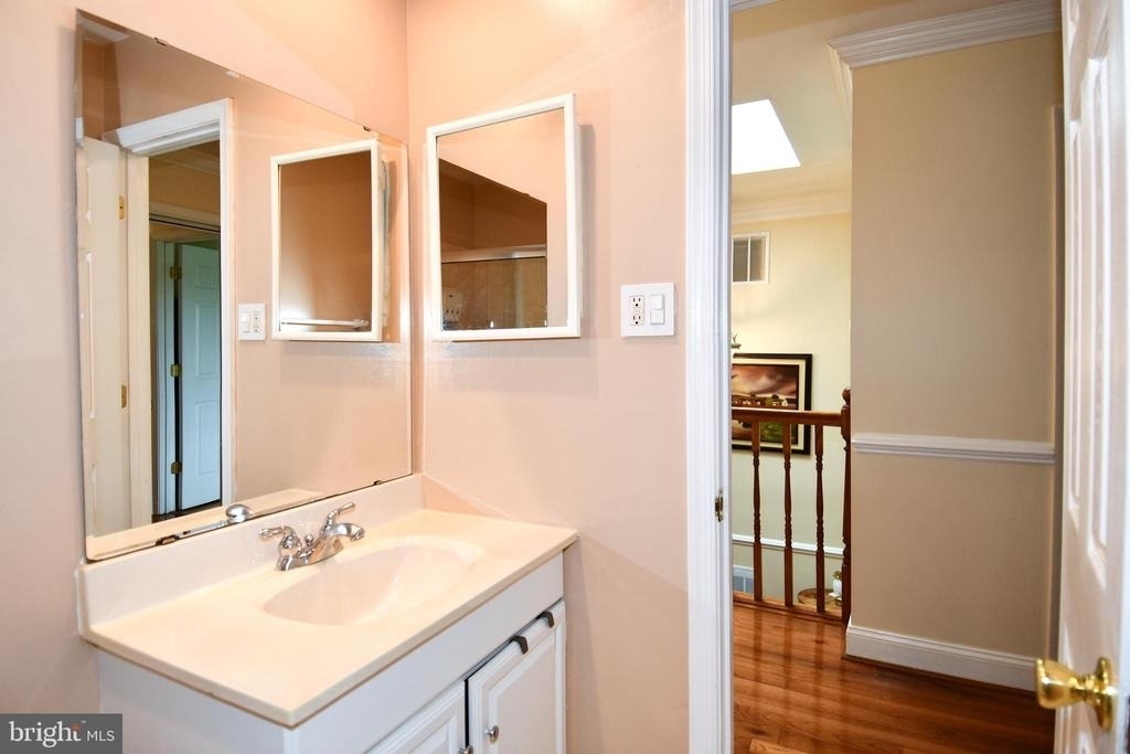 9401 Hickory View Place - Photo 32