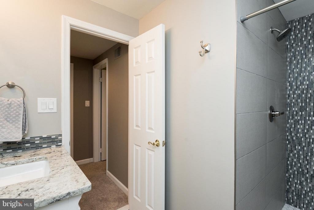 5920 Maplewood Park Place - Photo 23