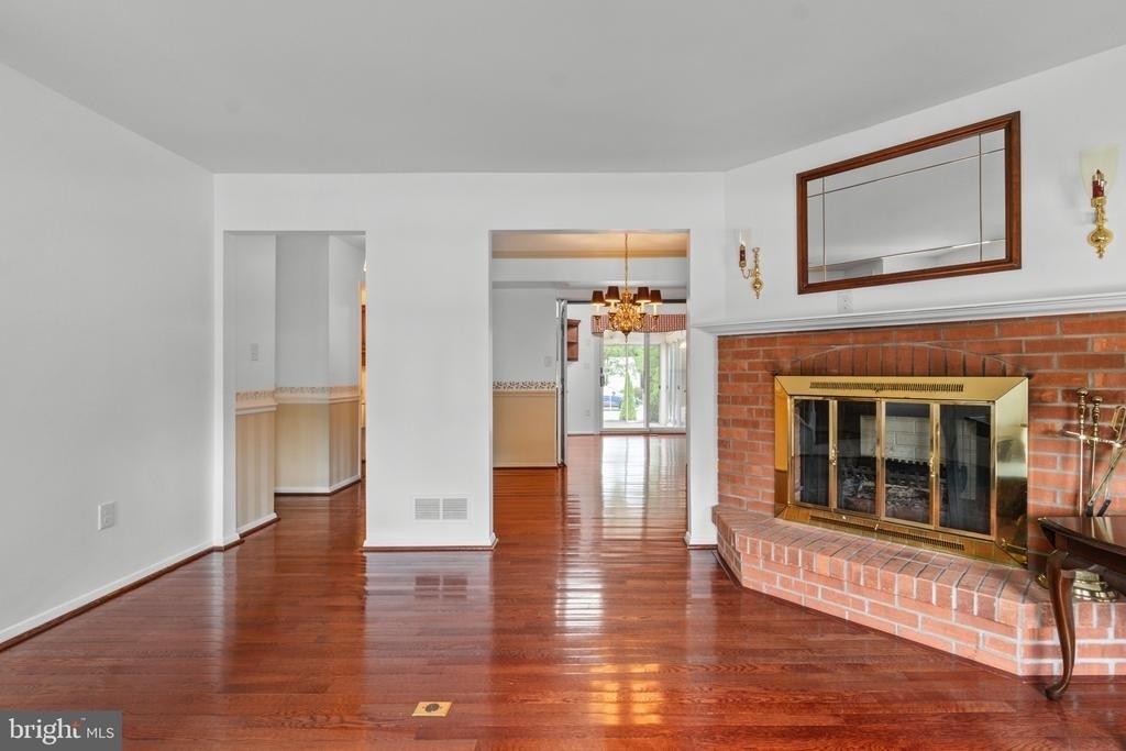 330 Harlan Square - Photo 5