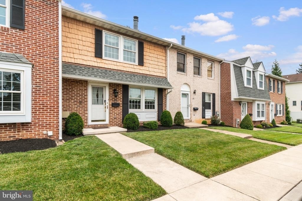 330 Harlan Square - Photo 1