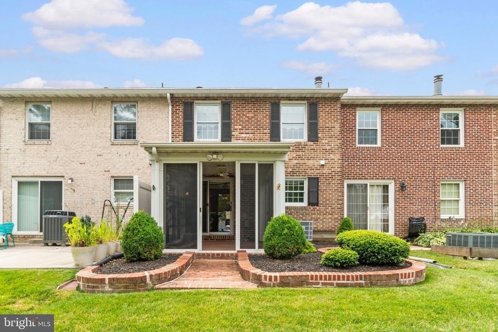 330 Harlan Square - Photo 36
