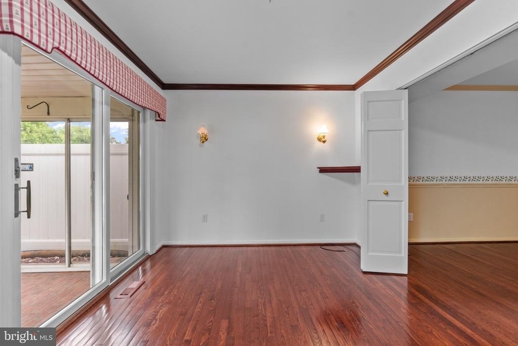 330 Harlan Square - Photo 9