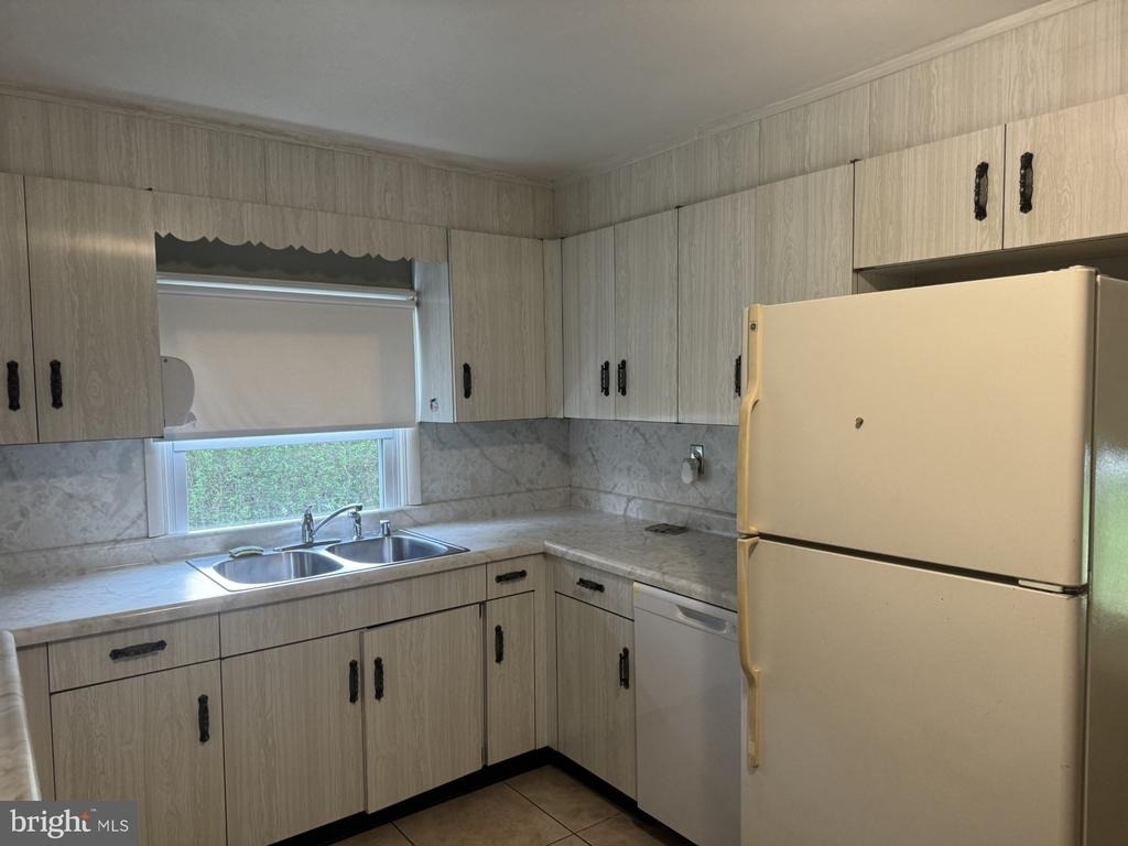 508 Warren Road - Photo 4