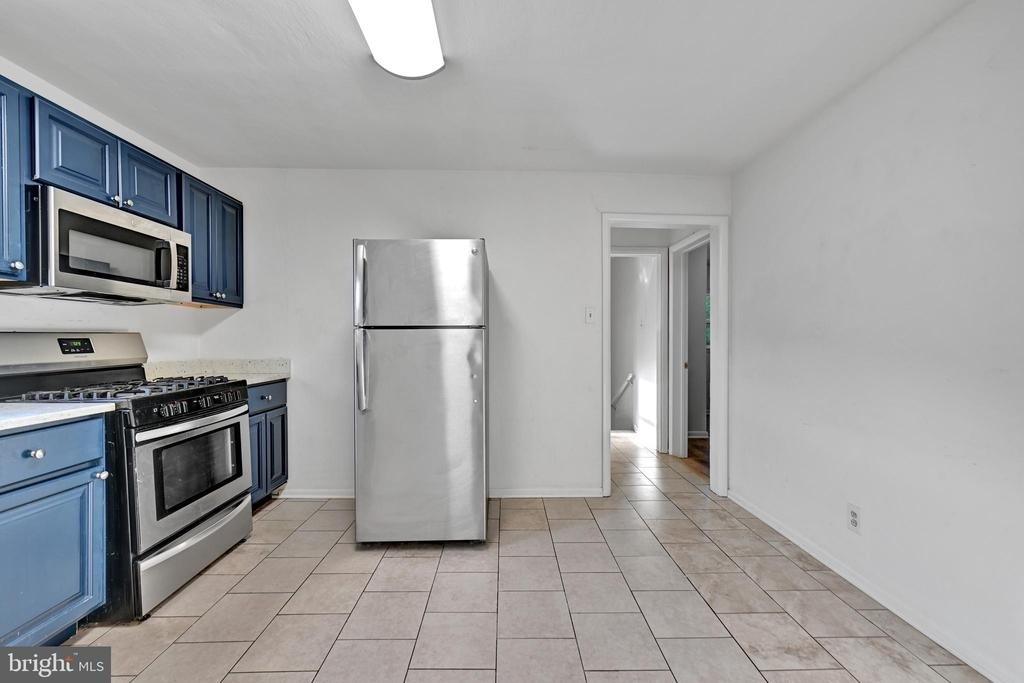 811 Seagrove Road E - Photo 3