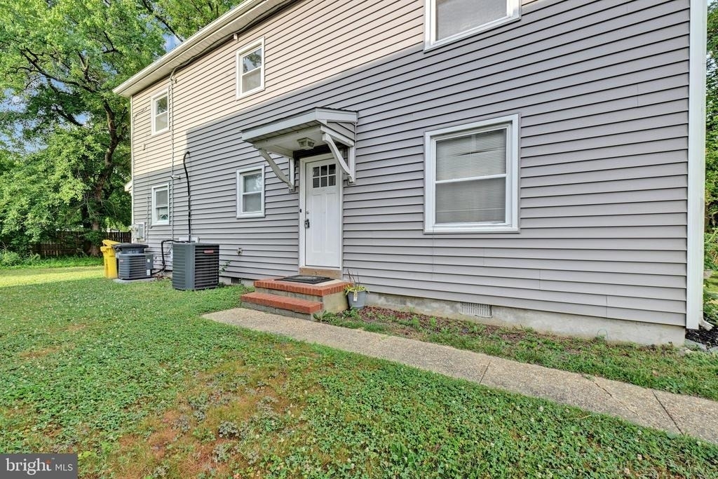 811 Seagrove Road E - Photo 17