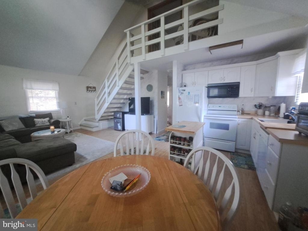 23020 Linden Drive - Photo 5