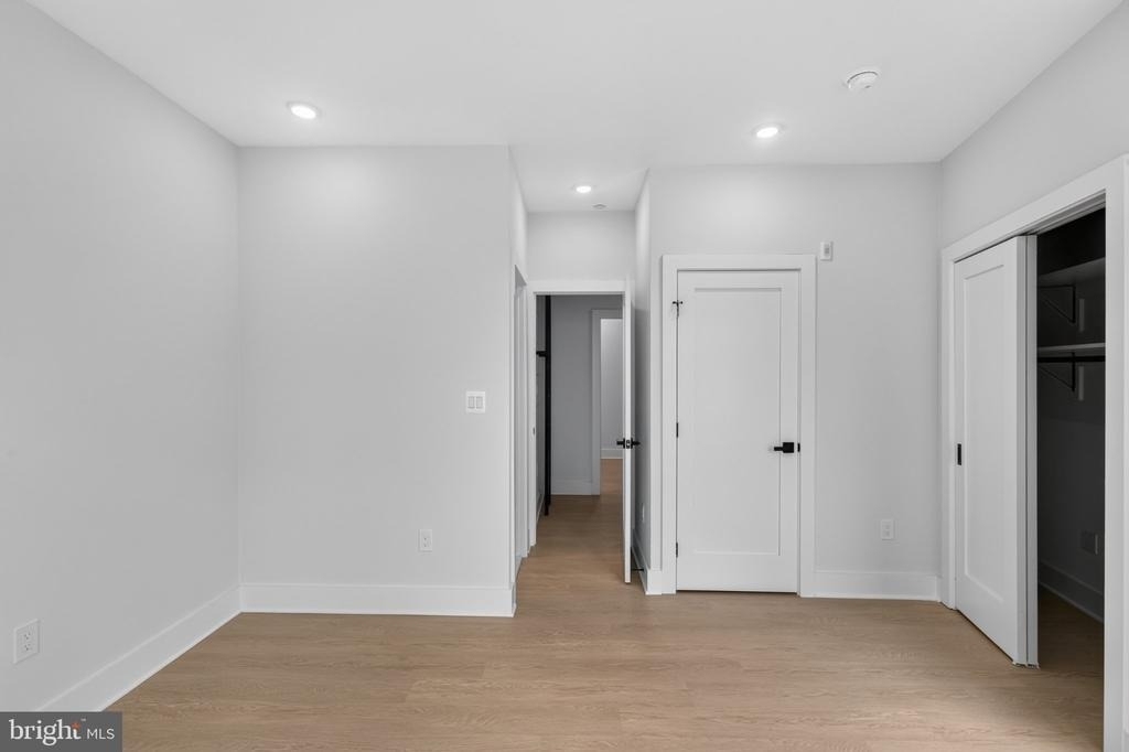 1650 Columbia Road Nw - Photo 9