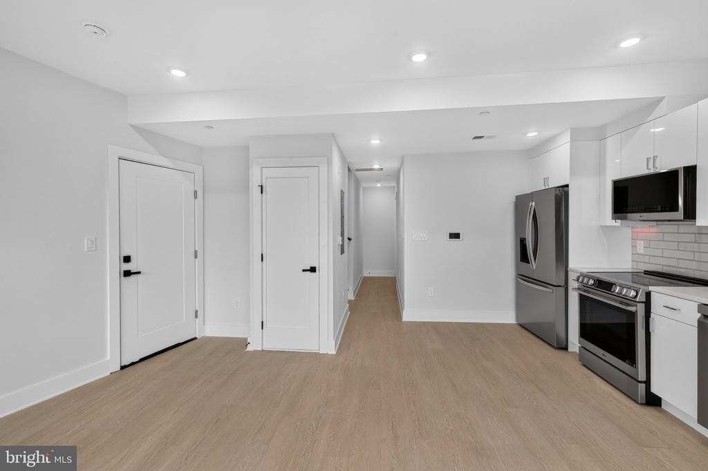 1650 Columbia Road Nw - Photo 2