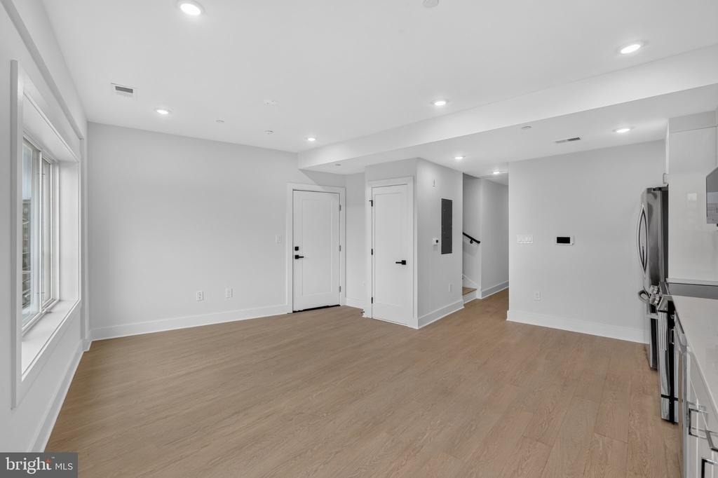 1650 Columbia Road Nw - Photo 5