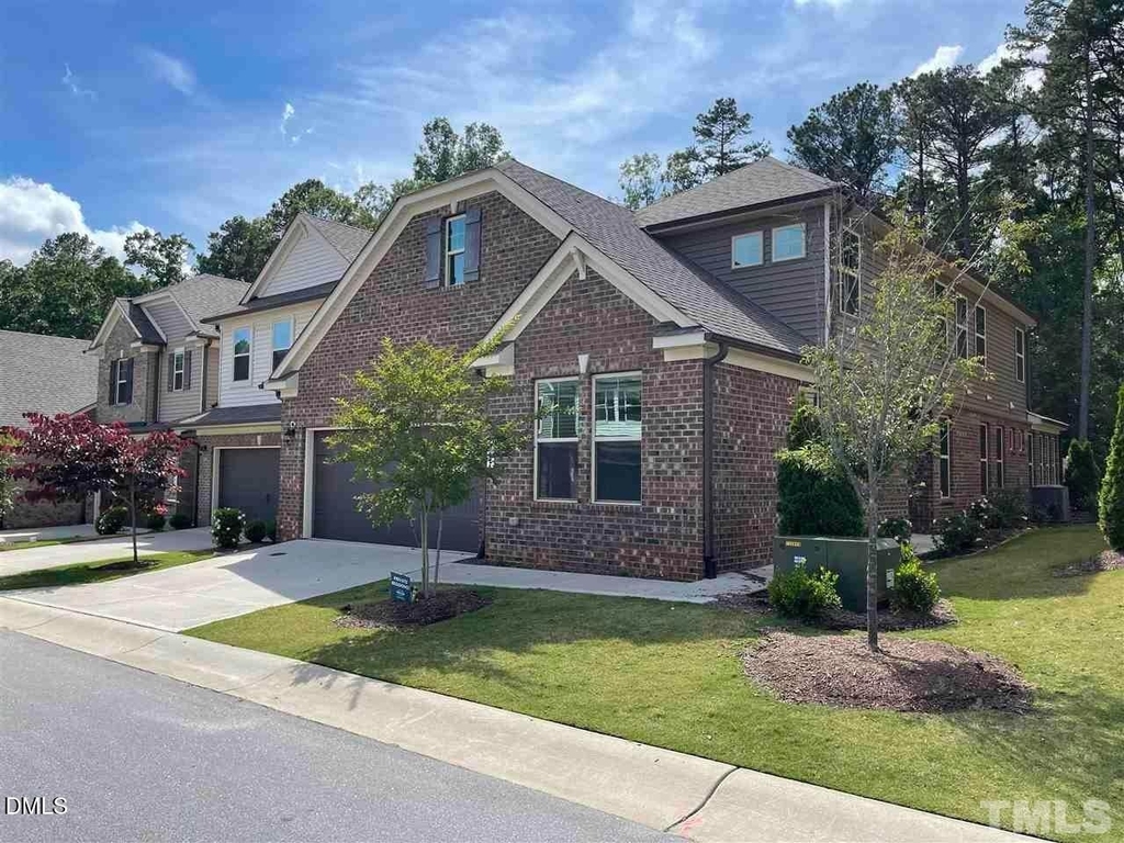 811 Rymark Court - Photo 0