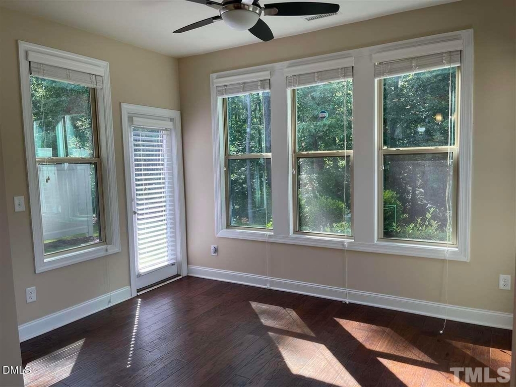 811 Rymark Court - Photo 9