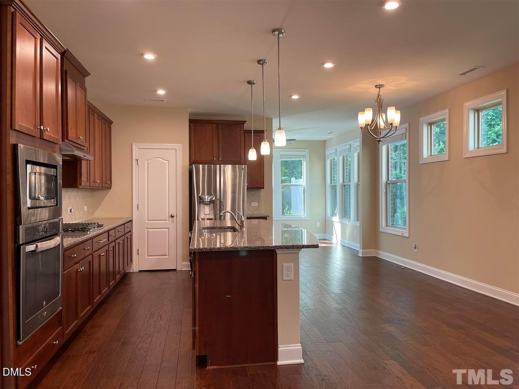 811 Rymark Court - Photo 8