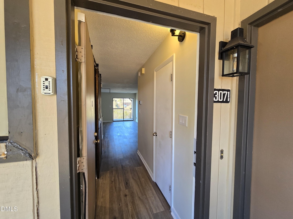3071 Huntleigh Drive - Photo 1