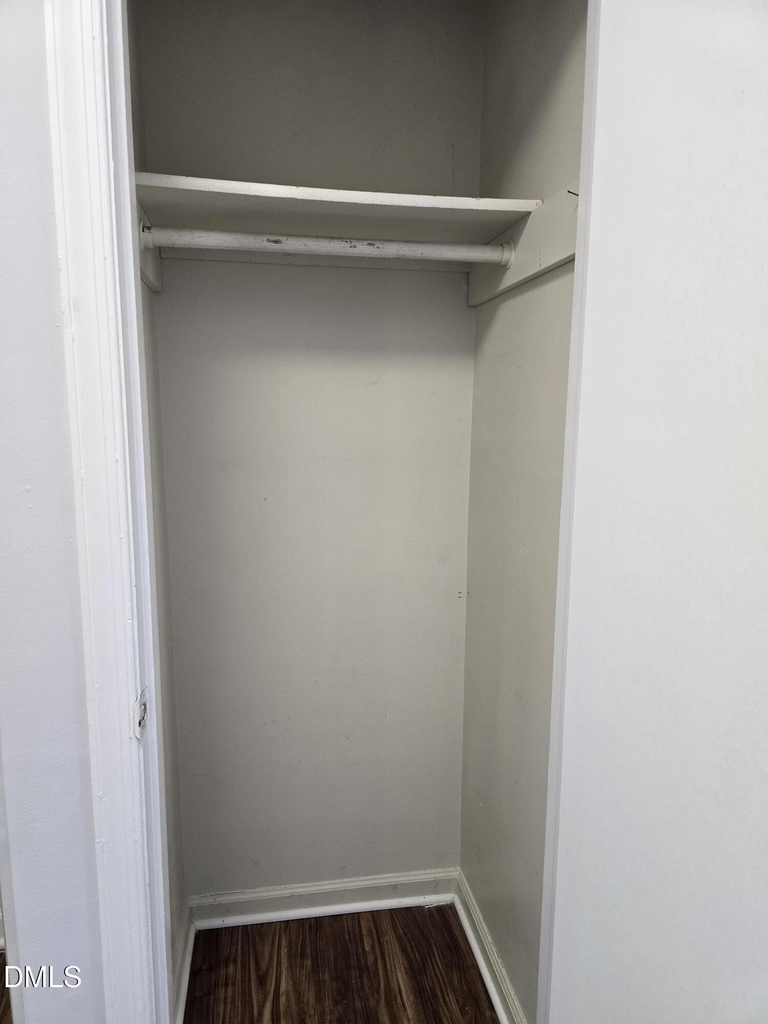 117 Kingsbury Drive - Photo 3