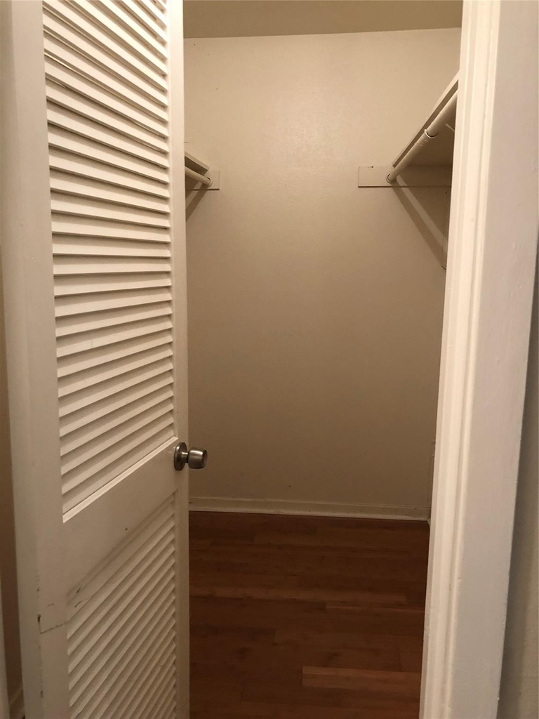 1000 W 26th St - Photo 10
