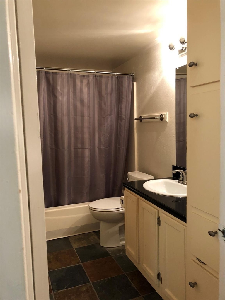 1000 W 26th St - Photo 12