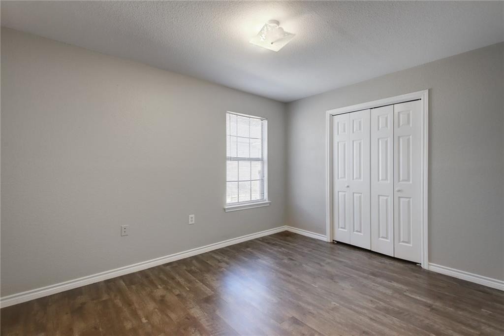 200 Hall Dr - Photo 6