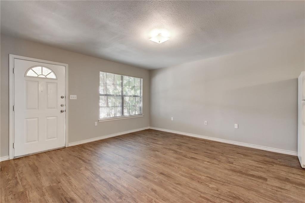 200 Hall Dr - Photo 1