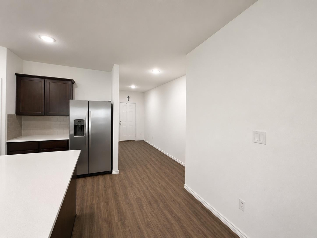 1008 Bluewood Bnd - Photo 7