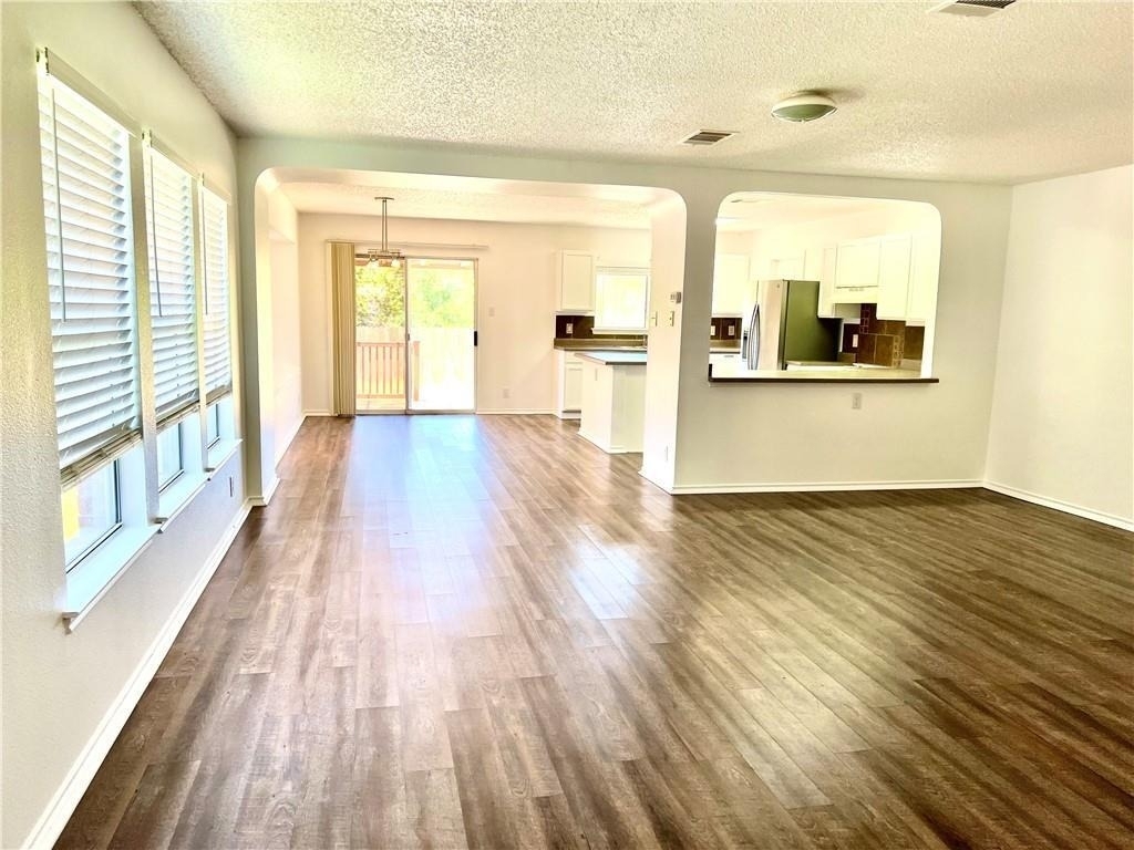 1105 Jolie Ln - Photo 2
