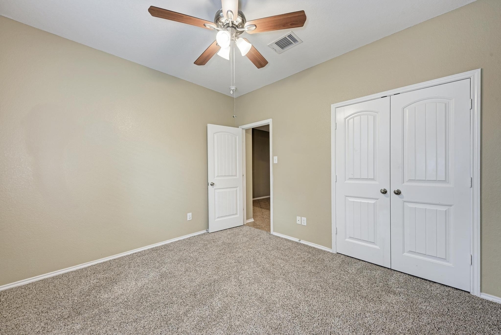 1109 Sussex Pl - Photo 21
