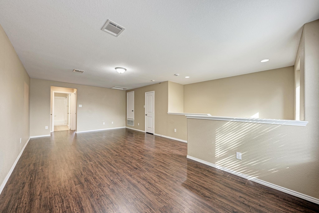1109 Sussex Pl - Photo 27