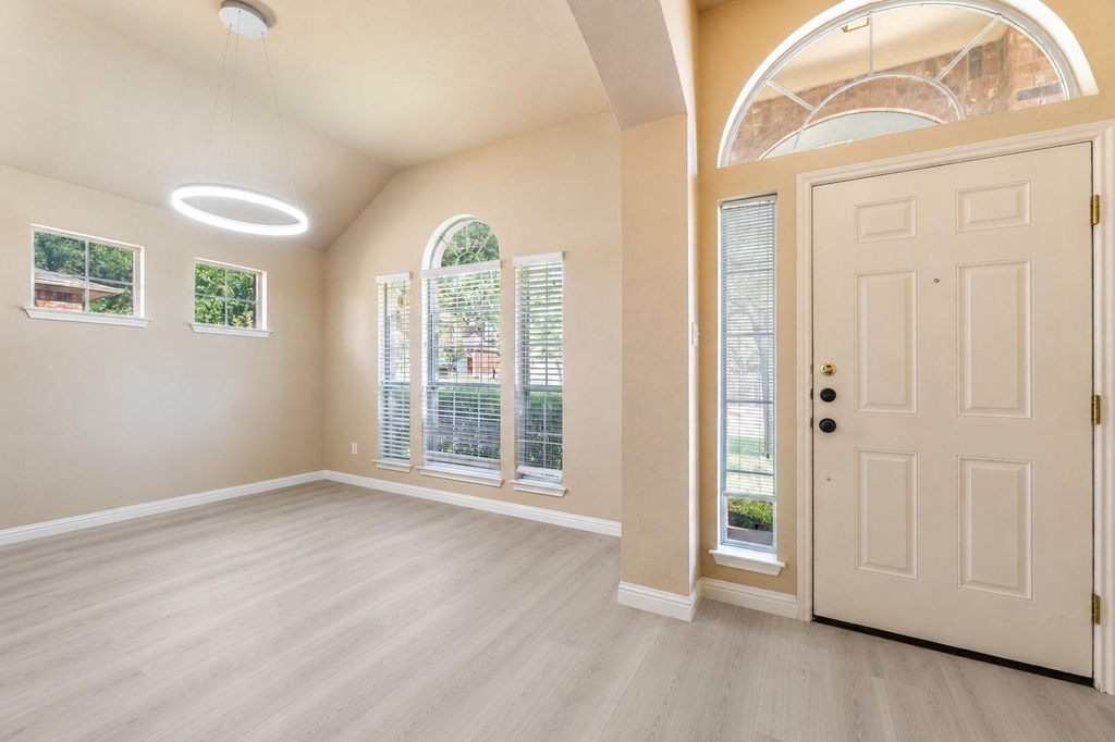 3705 Turetella Dr - Photo 4