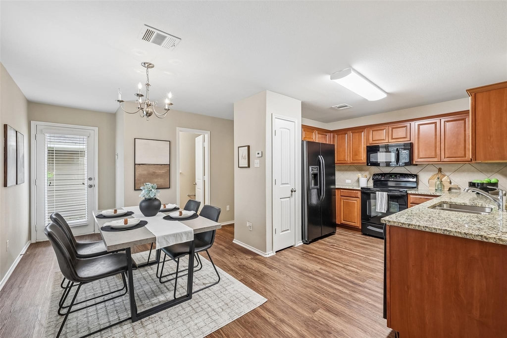 1808 Enchanted Rock Dr - Photo 6