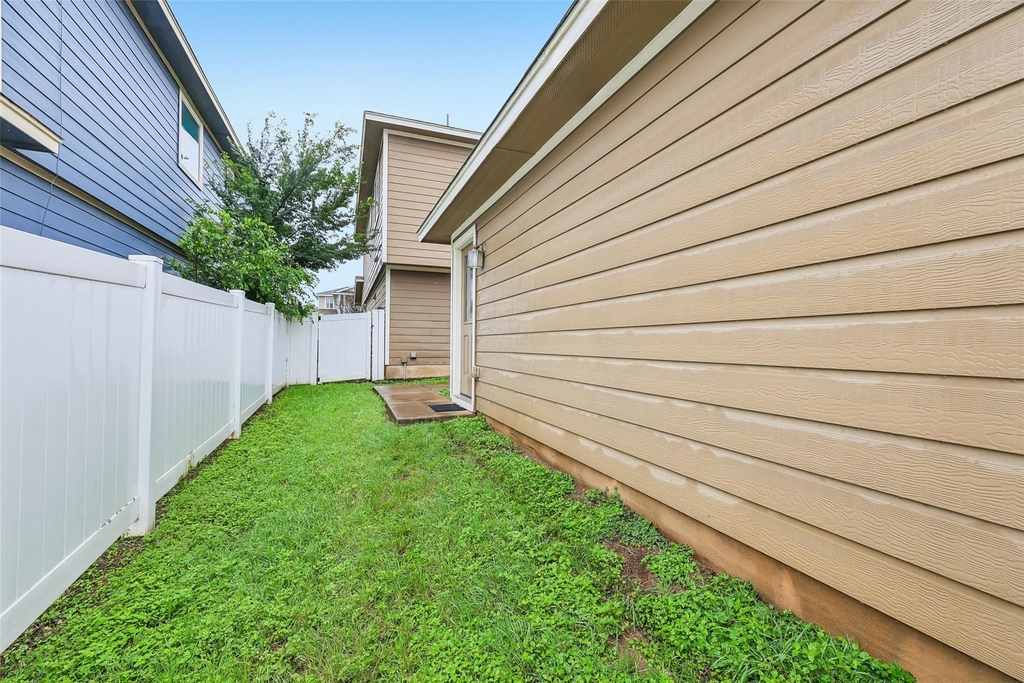 1808 Enchanted Rock Dr - Photo 28