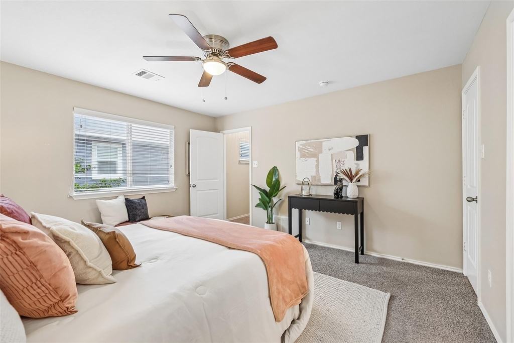 1808 Enchanted Rock Dr - Photo 17