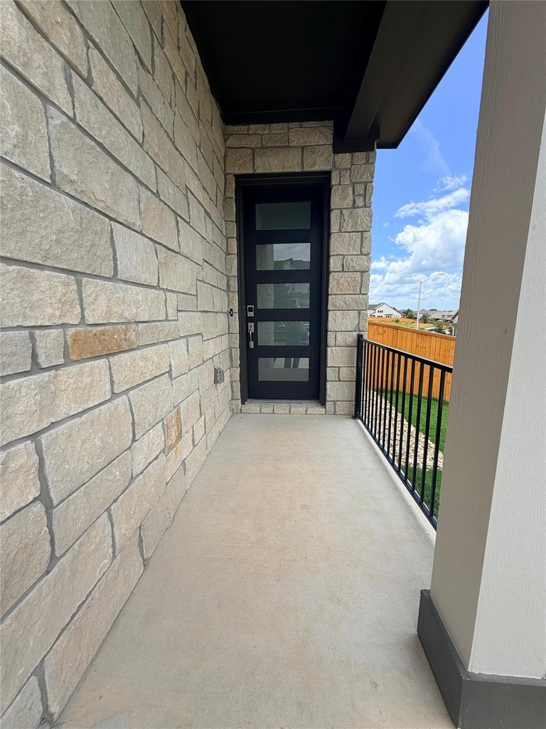 745 Beaverton Dr - Photo 2
