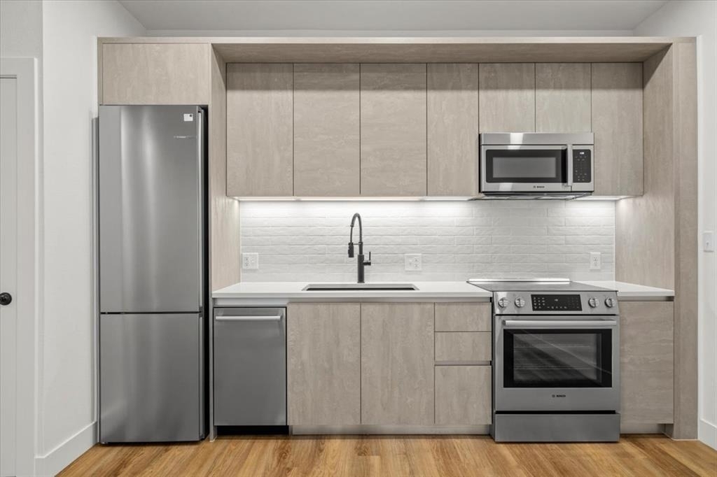 4315 S Congress Ave - Photo 1
