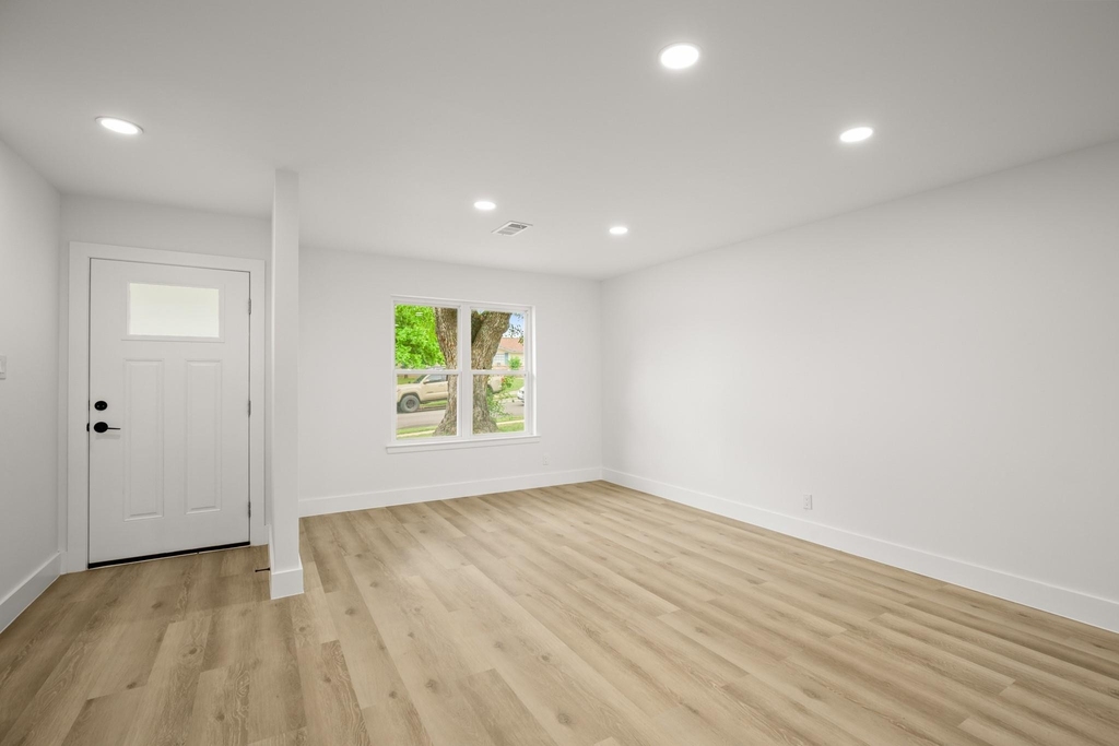 9006 Lodge Ct - Photo 10