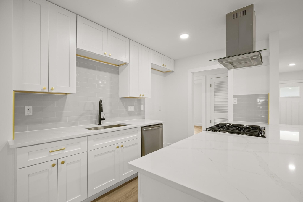 9006 Lodge Ct - Photo 9