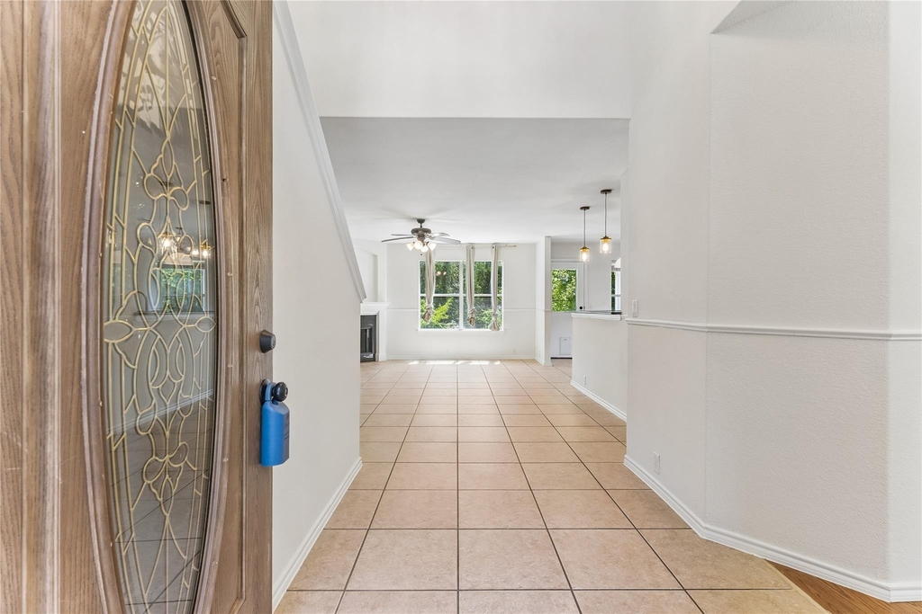 2372 Paradise Ridge Dr - Photo 2