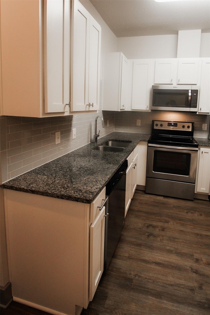 12208 Abbey Glen Ln - Photo 3