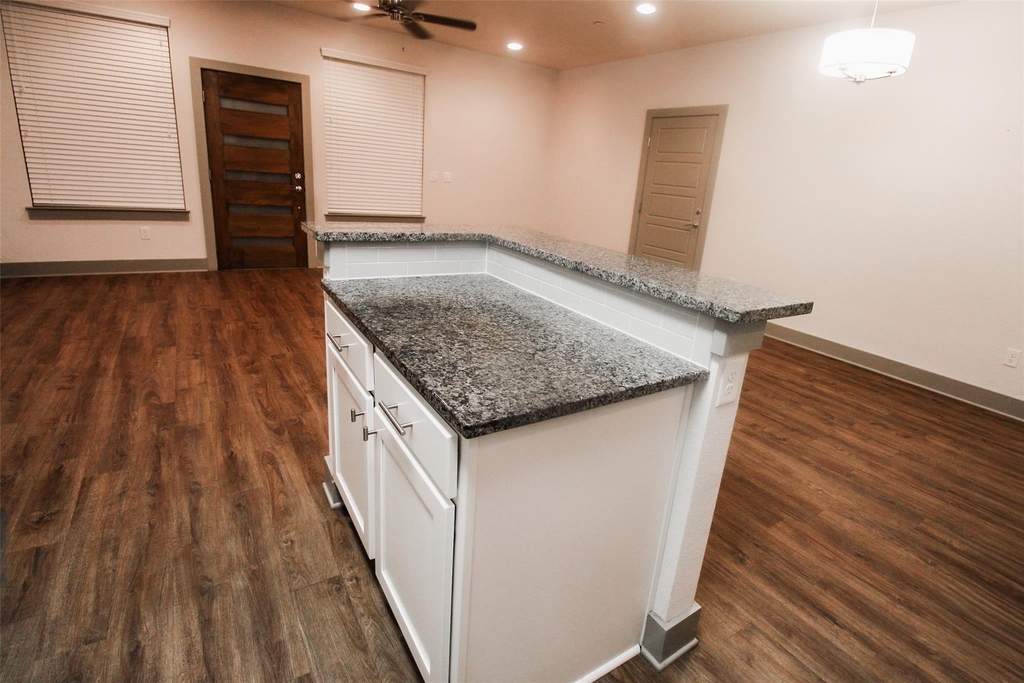 12208 Abbey Glen Ln - Photo 2