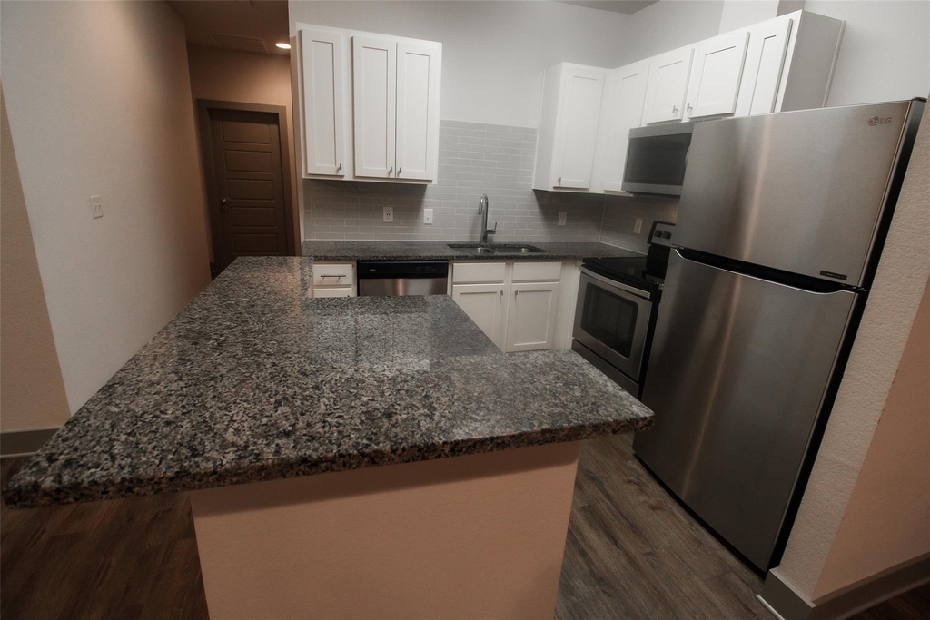 12208 Abbey Glen Ln - Photo 4