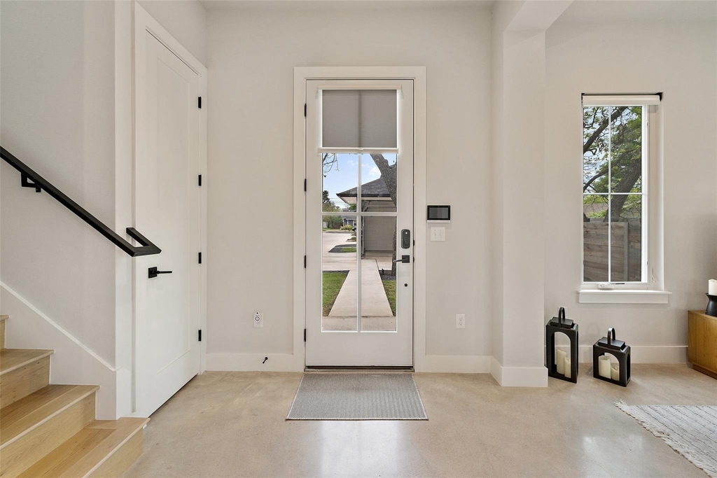 1504 Ruth Ave - Photo 2